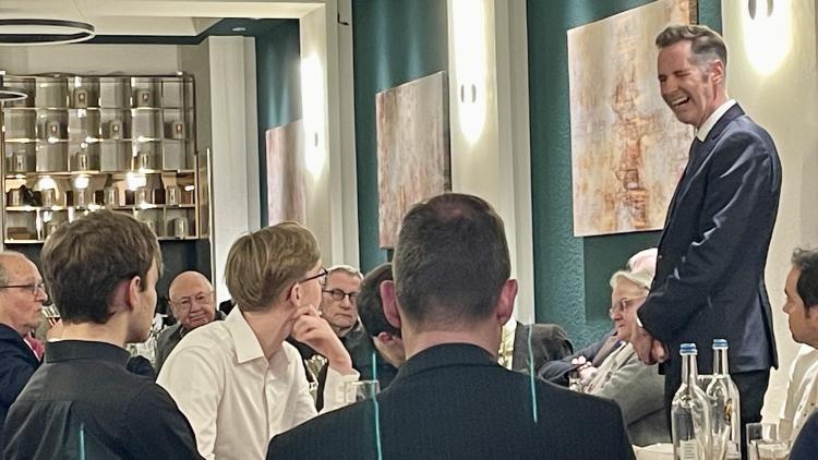 Christian Dürr amüsiert